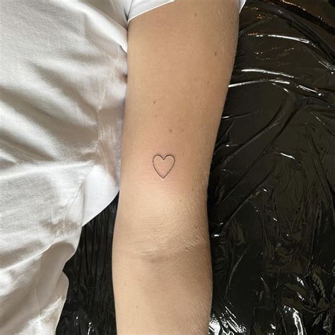 tatuajes pequeños de mujer|tatuajes en el brazo chiquitos.